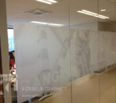 Geprinte raamfolie op glaswand