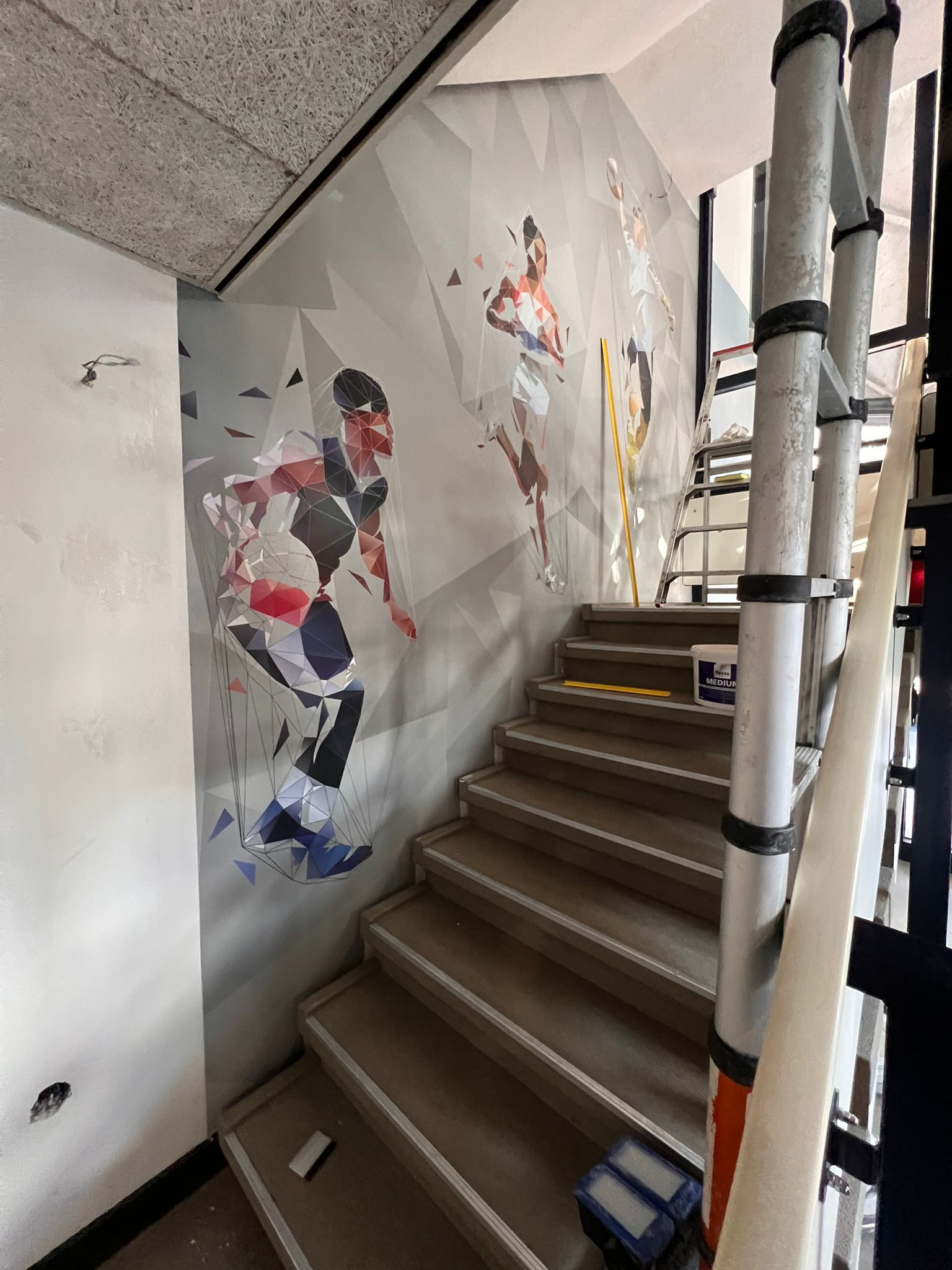 trappengat sporthal voorzien van prachtige visual door MetroXL