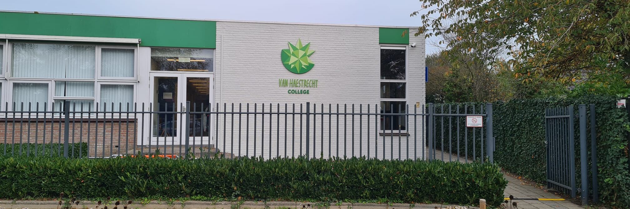 nieuwe huisstijl van Haastrecht college kaatsheuvel - indoor en outdoor signing door MetroXL