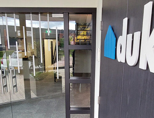 Herkenbare signing voor Duka