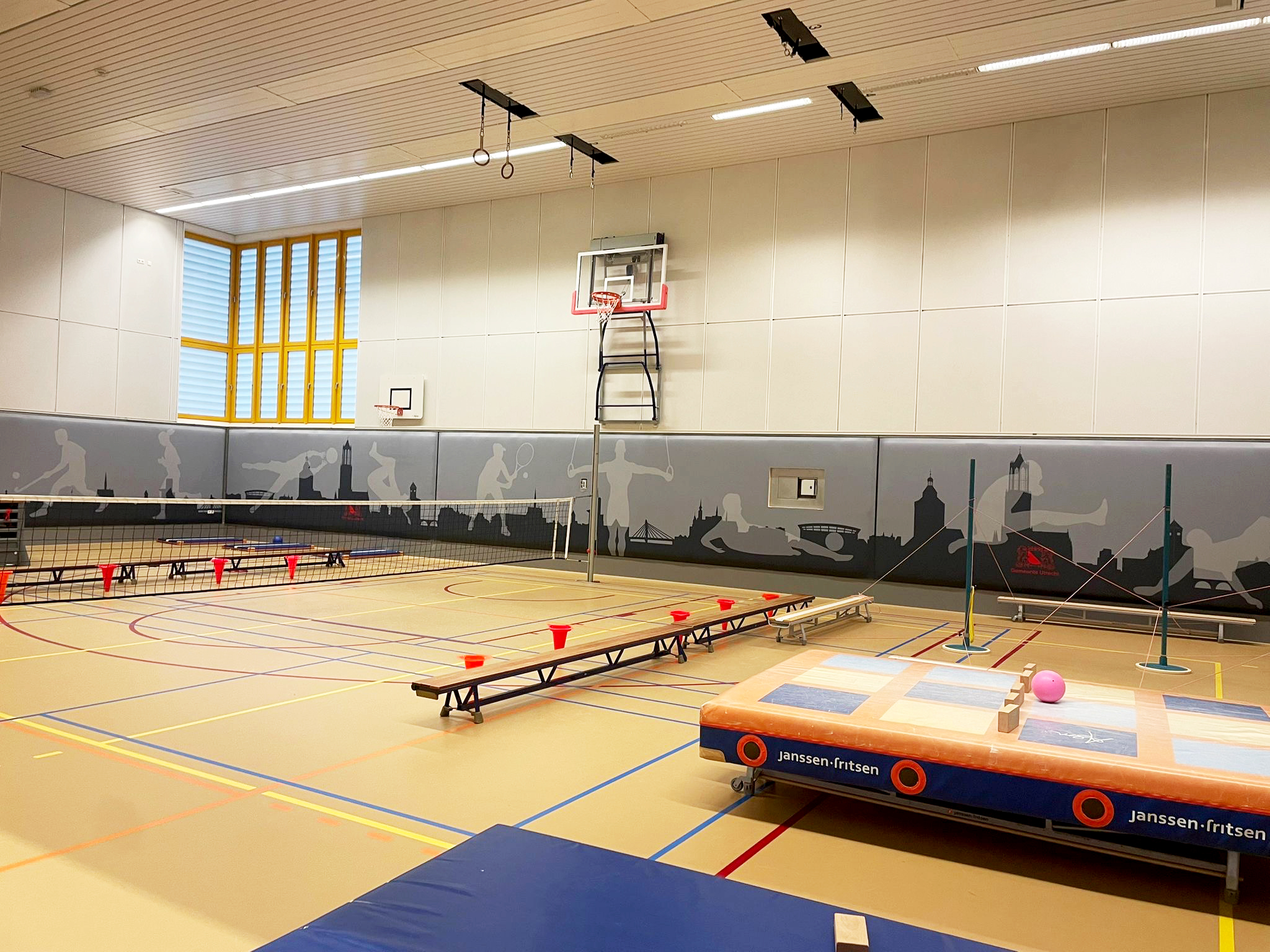 verbeteren akoestiek sporthal Utrecht met Pulastic Soundwall akoestisch dempende wandbekleding van MetroXL verbeteren akoestiek sporthal Utrecht met Pulastic Soundwall akoestisch dempende wandbekleding van MetroXL