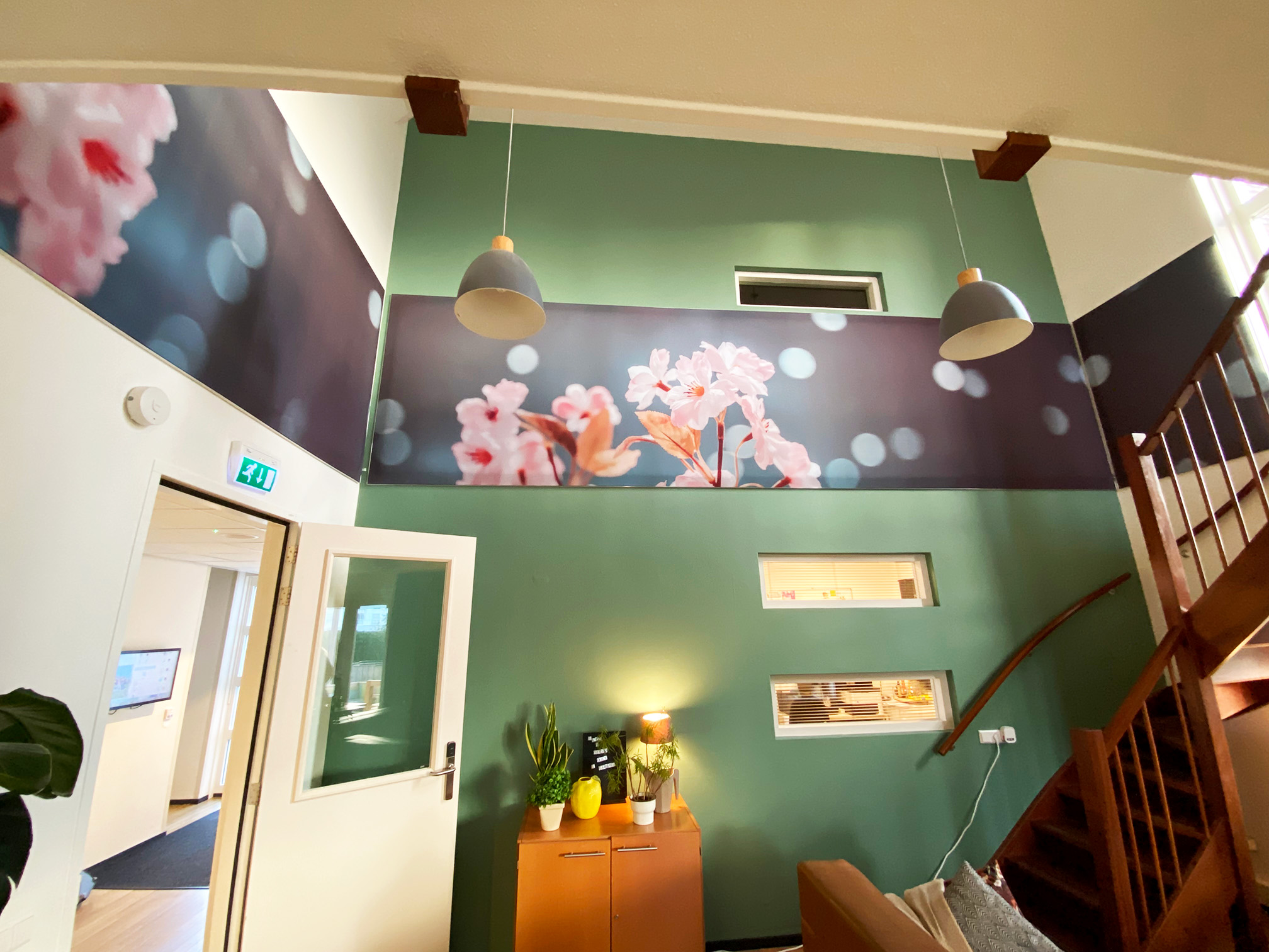 Sfeer en beleving op hoogte in woonruimtes Riwis Apeldoorn door inzet akoestisch dempende wandbekleding van MetroXL Sfeer en beleving op hoogte in woonruimtes Riwis Apeldoorn door inzet akoestisch dempende wandbekleding van MetroXL